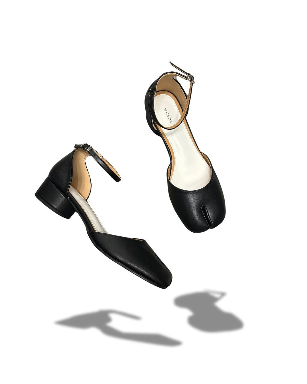 Escarpins à brides et talons bas