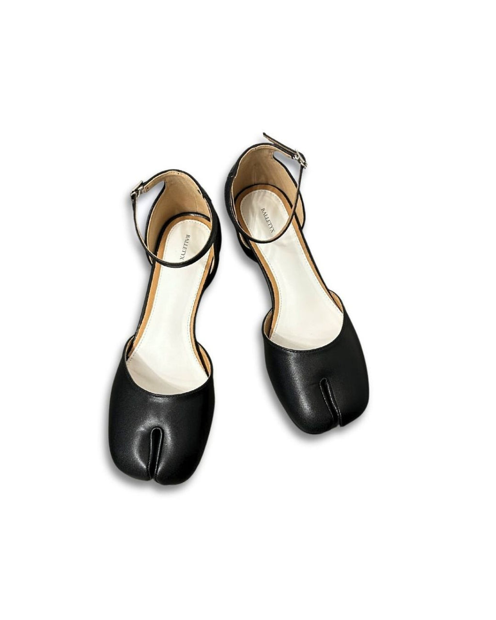 Escarpins à brides et talons bas