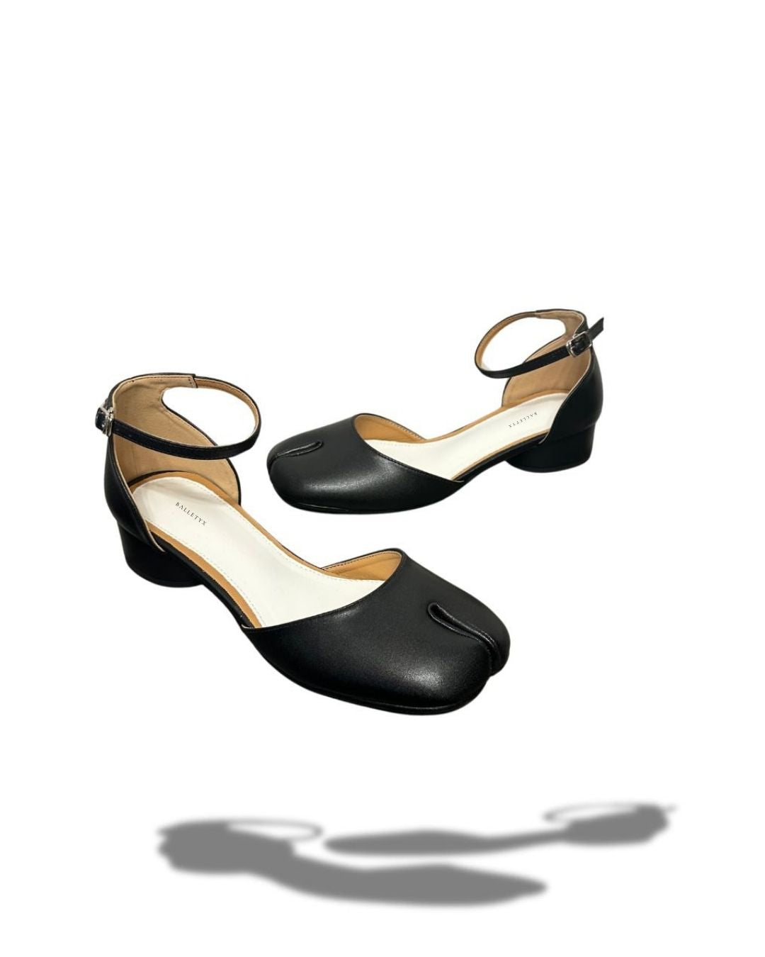 Escarpins à brides et talons bas